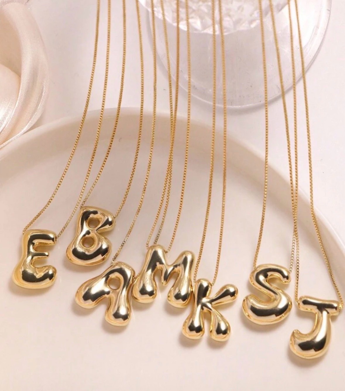 Necklace the letter E 