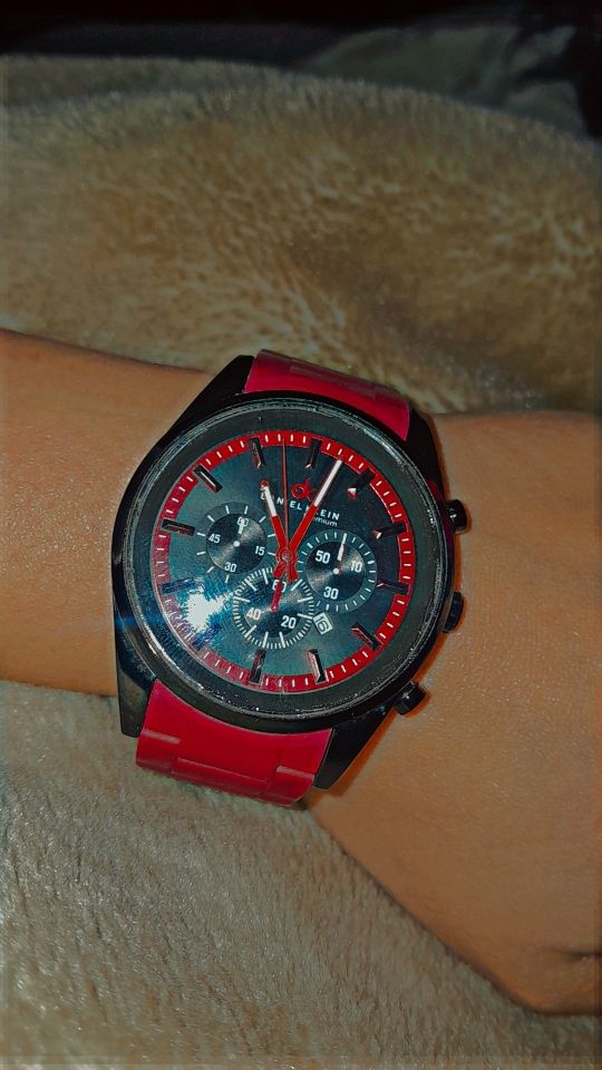 Montre rouge  Daniel Klein