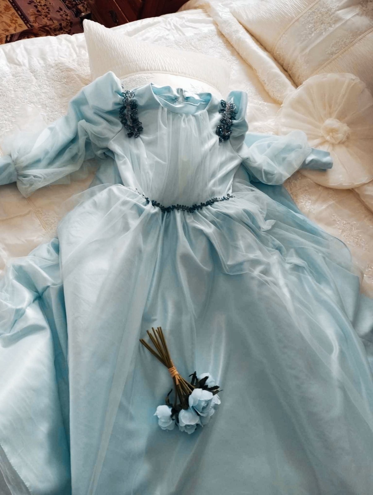 Robe soirée voilée 