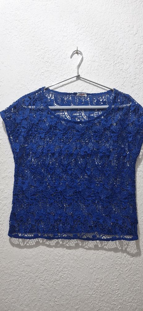 Haut en broderie  sans defaut 