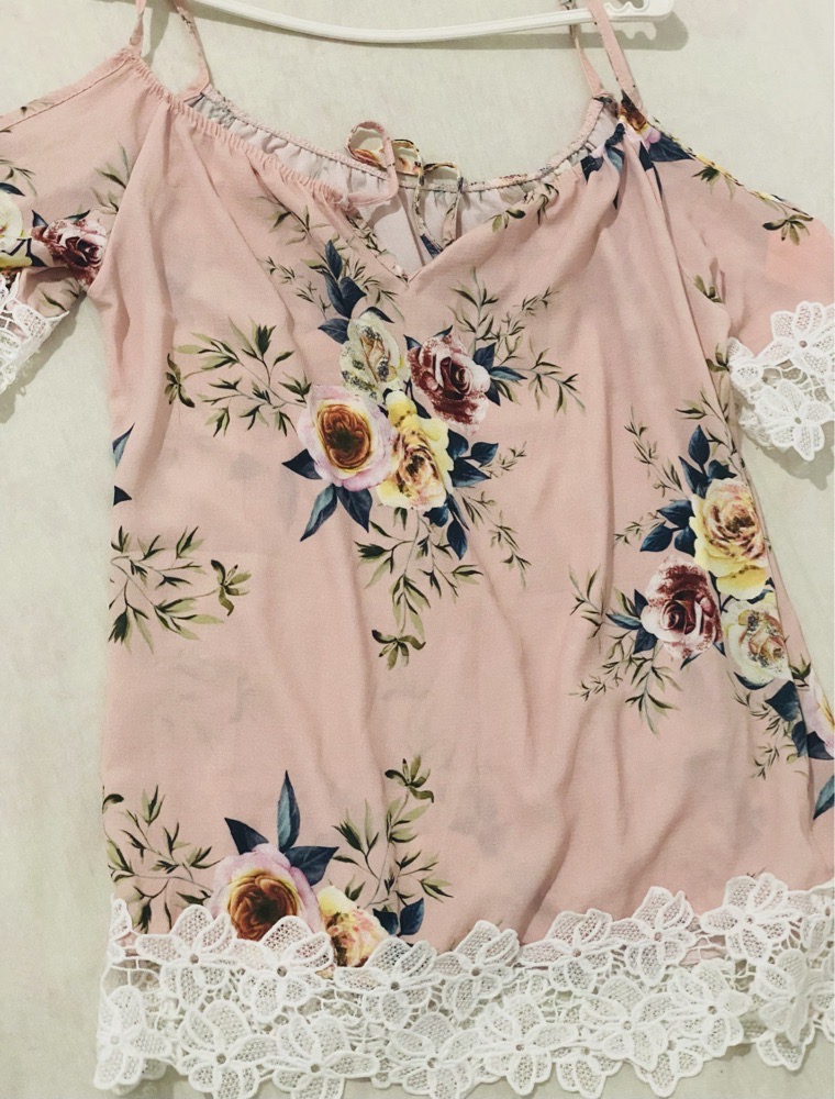 pull à épaules dénudées