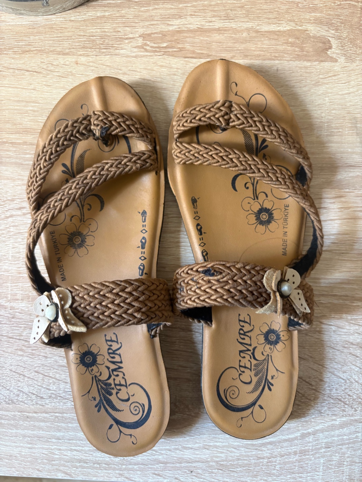 Claquettes marron en mailles