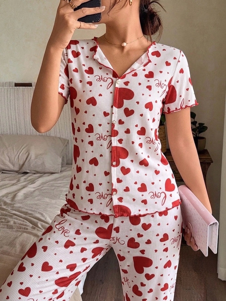 Pyjamas coeur neuf avec etiquette 🌸 profitez des promos dabchy 💗