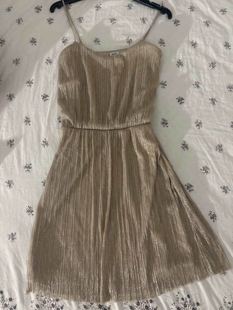 Robe courte en doré