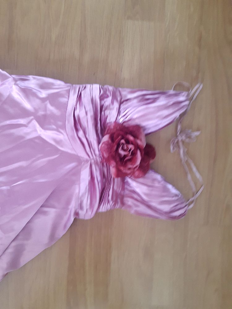 Tres belle robe de soirée za3bena