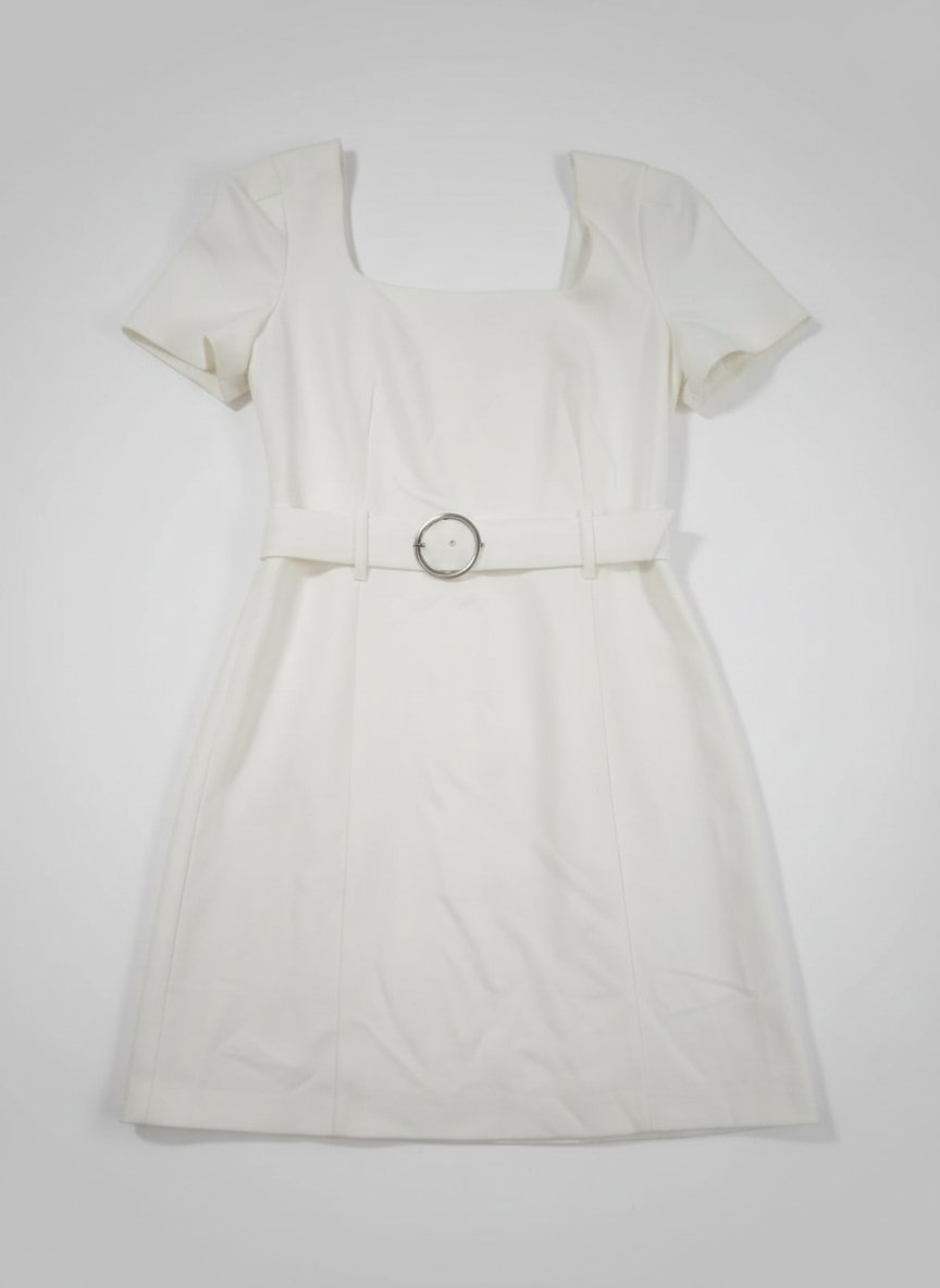 Robe blanche – Style coquette – Très peu portée