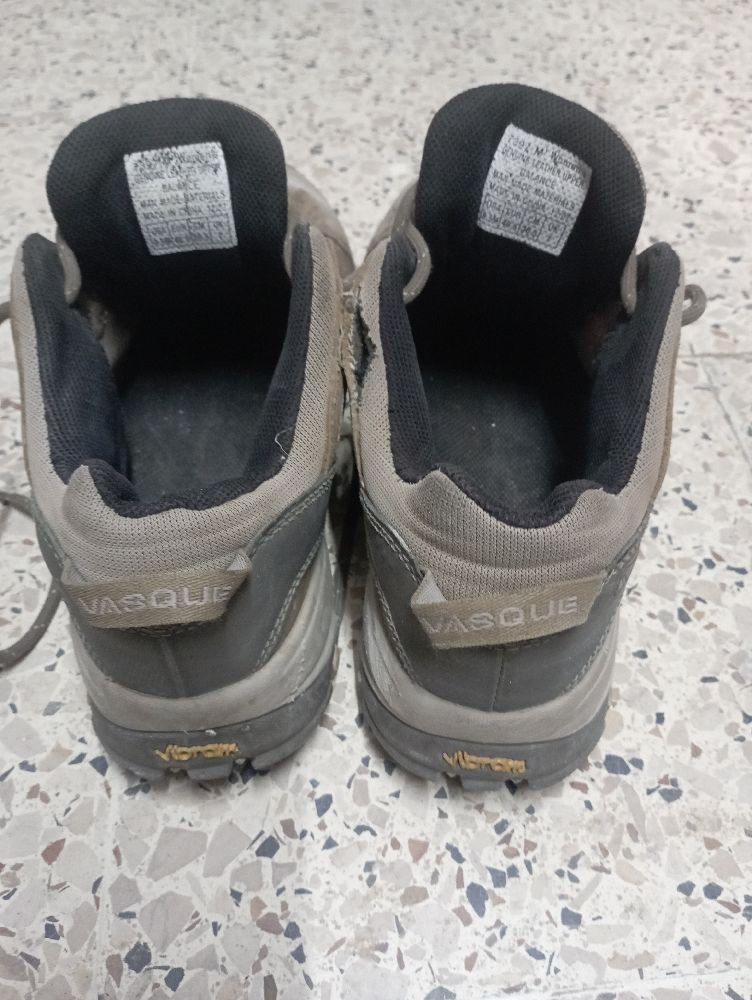 Chaussures américaines vibram conçu pour les pierres; pointure 40,5
