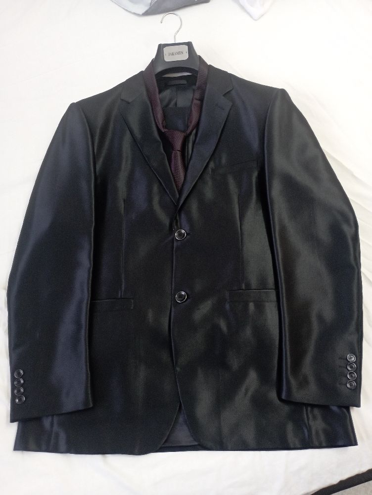 Costume de mariage comme neuve 