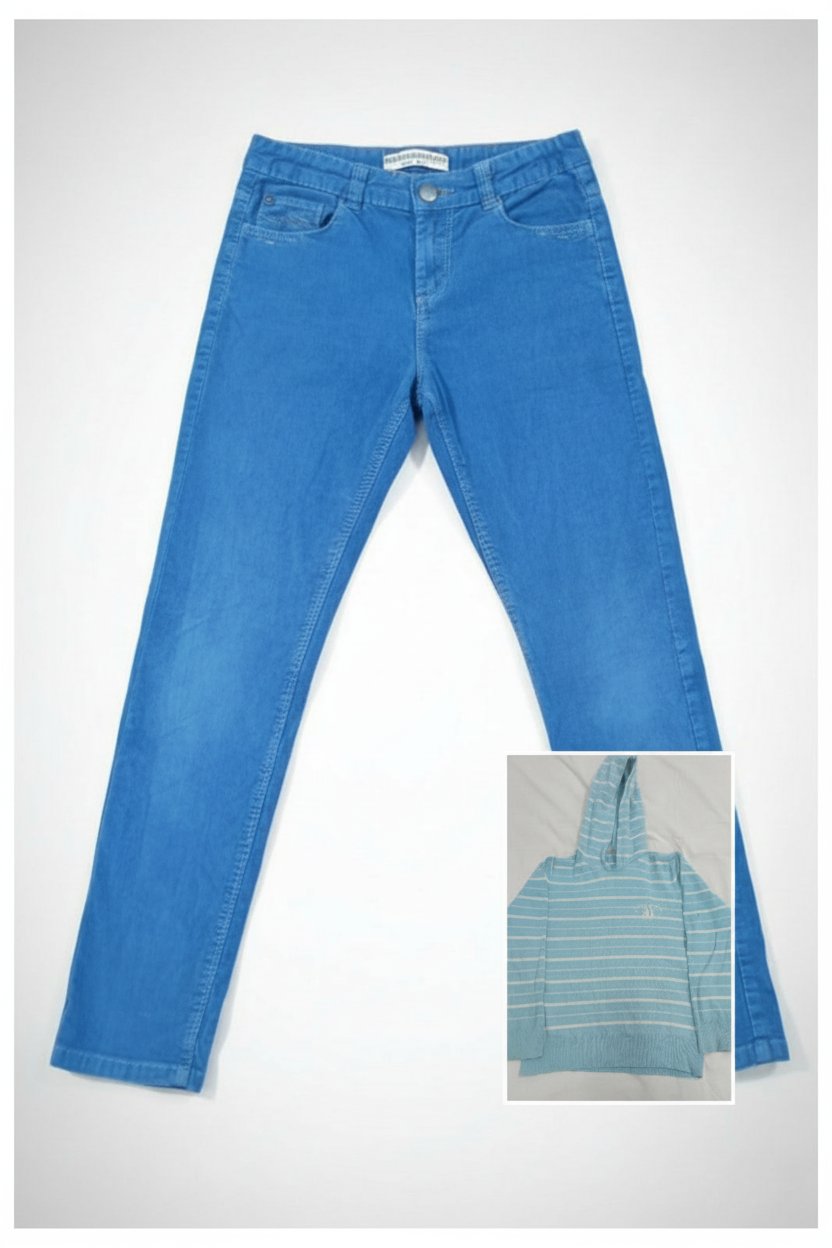 Pantalon bleue gaz velours 🇮🇹 tres bon état. 8 ans et plus. Sweat offert.
