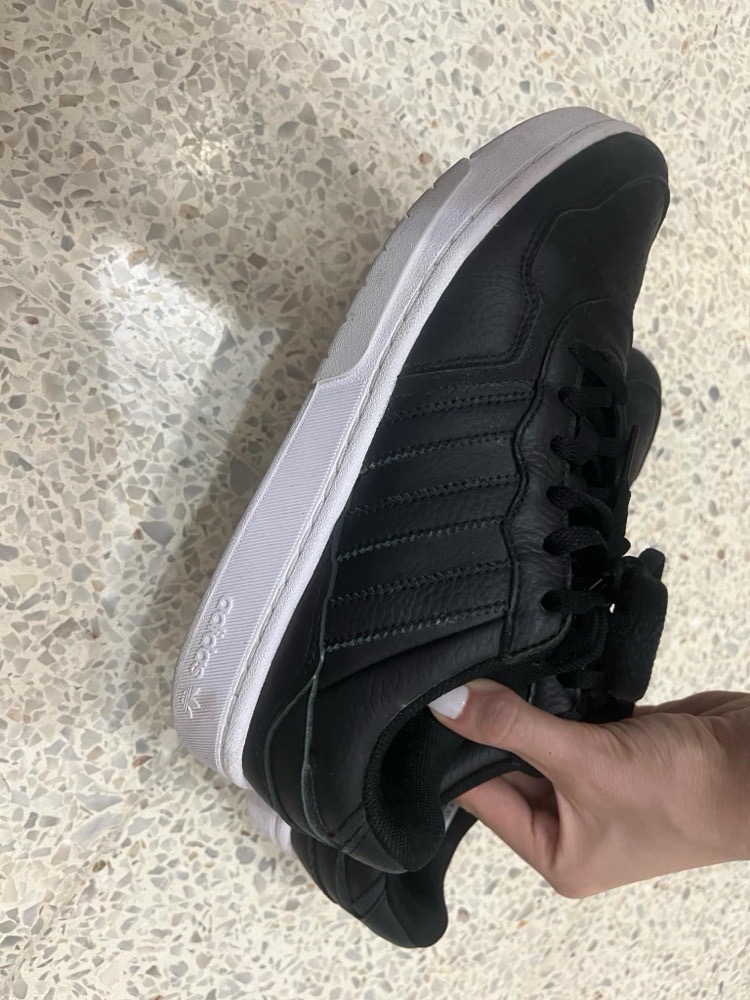 Baskets ADIDAS noir pointure 37 1/3