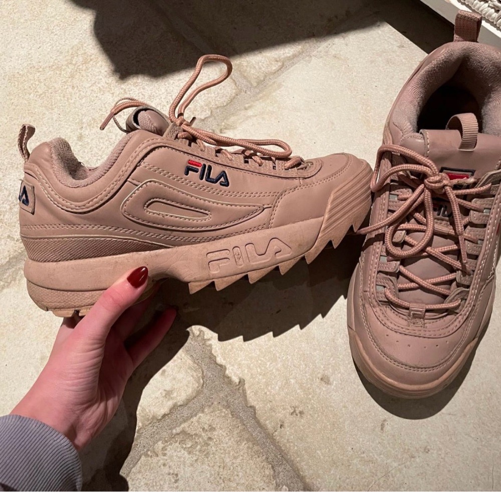 Baskets FILA originaux couleur rose nude pointure 38