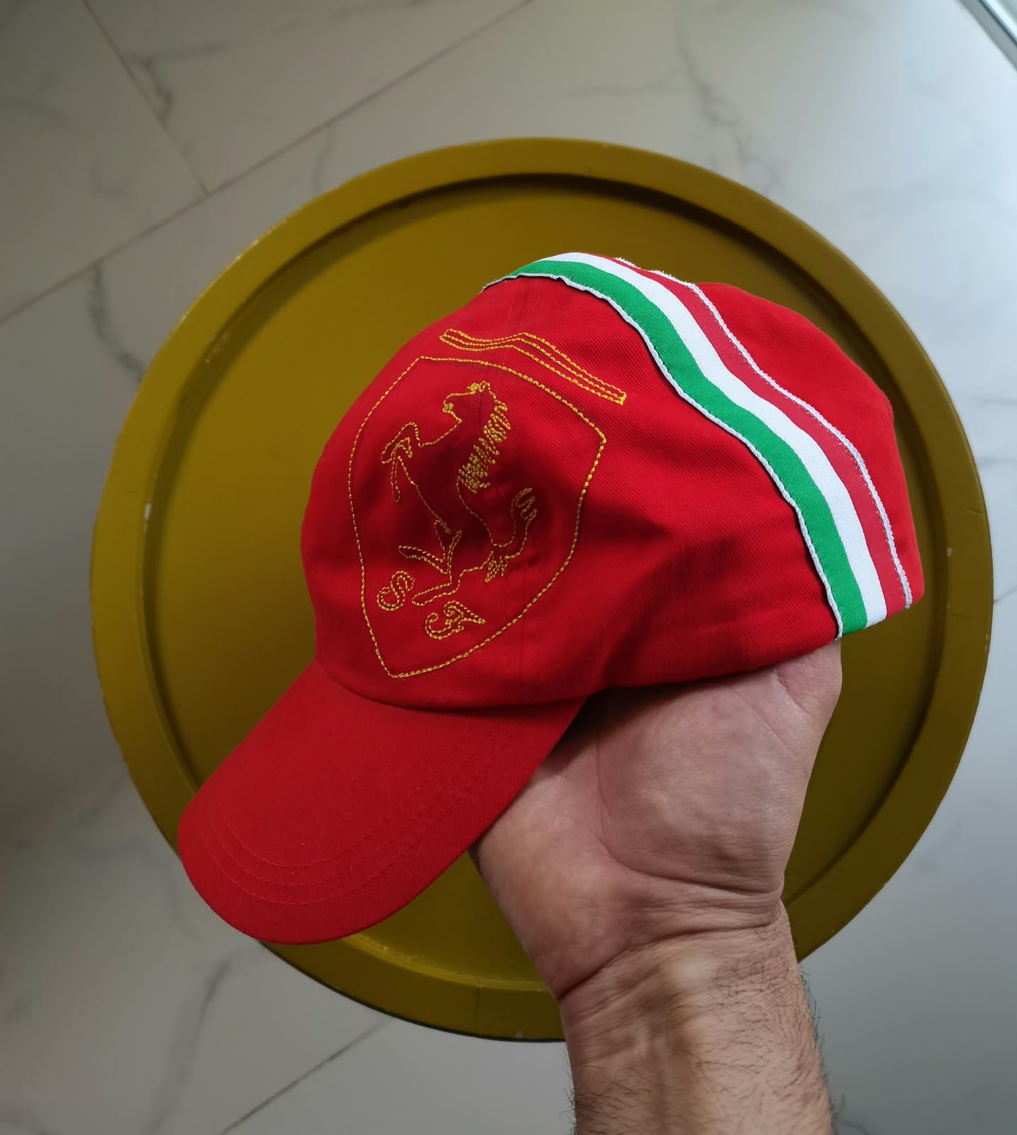 Superbe casquette Scuderia Ferrari Italian Flag Stripe 