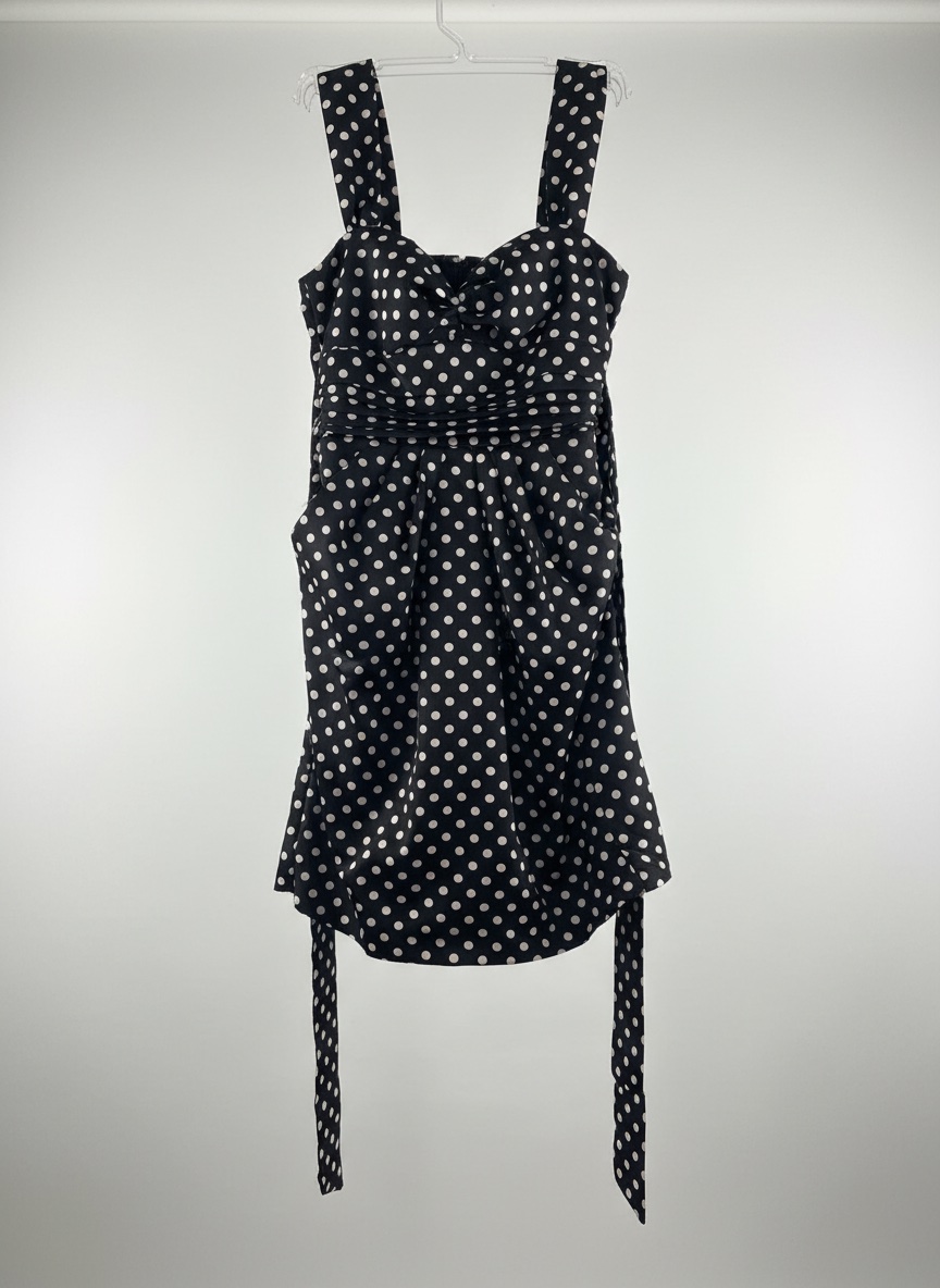 Robe pointillee noire et rosee