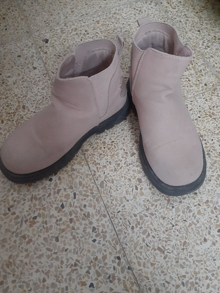 Bottines fille en bon état 