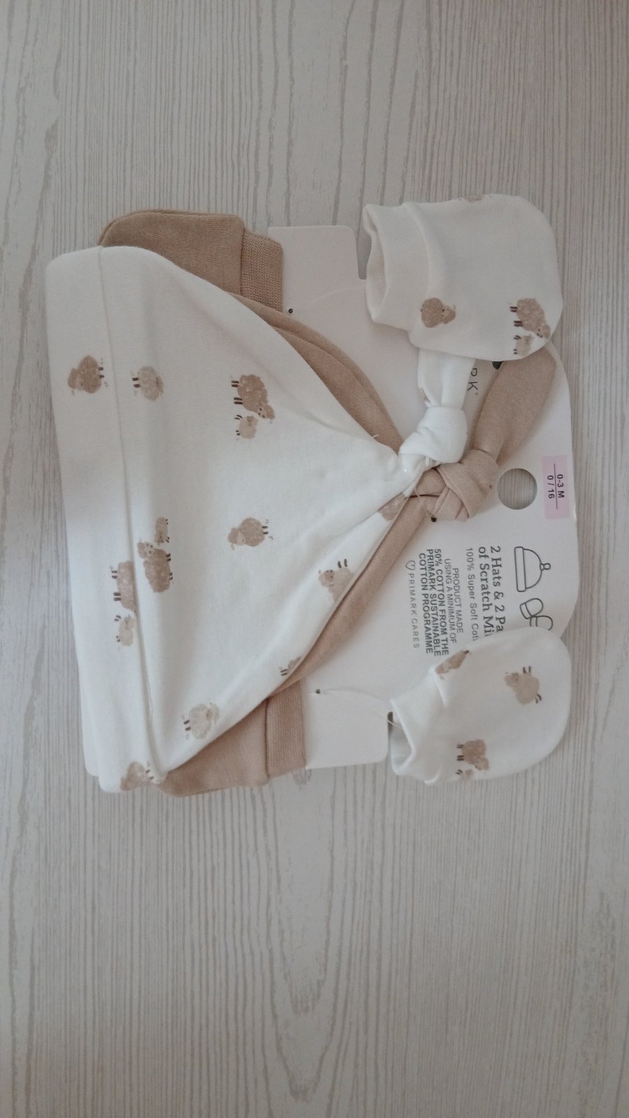Bonnet avec des gens bebe