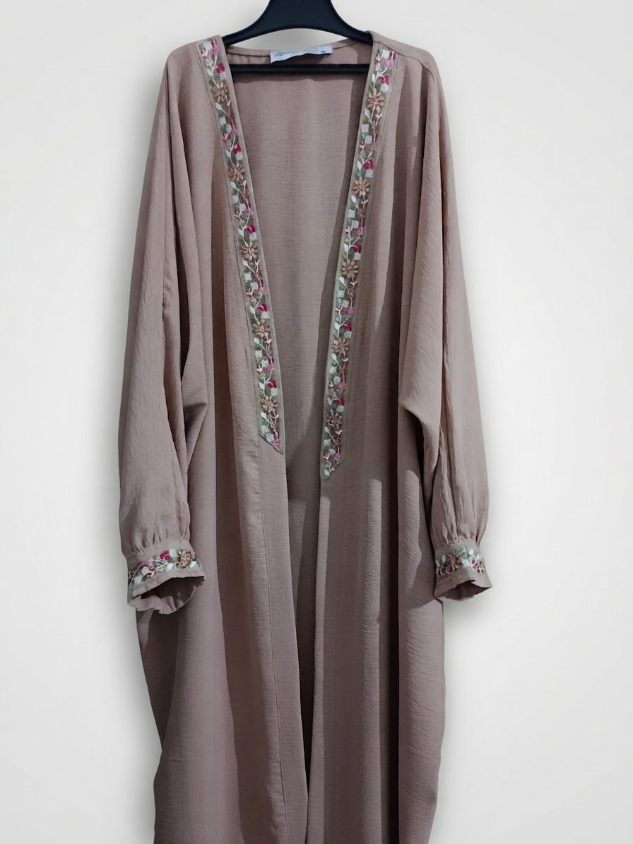 Abaya rose poudrée jamais portée a vendre 