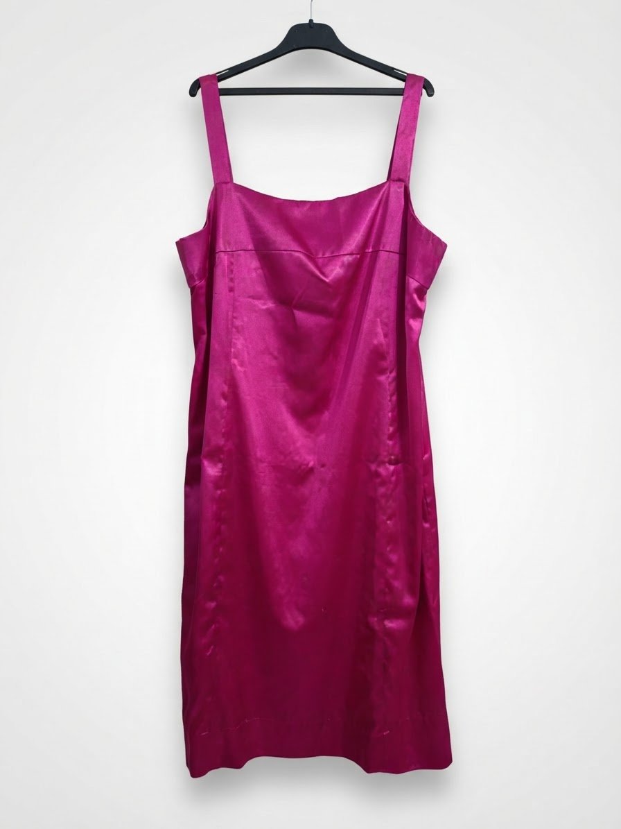 A vendre robe rose satiné avec pancho