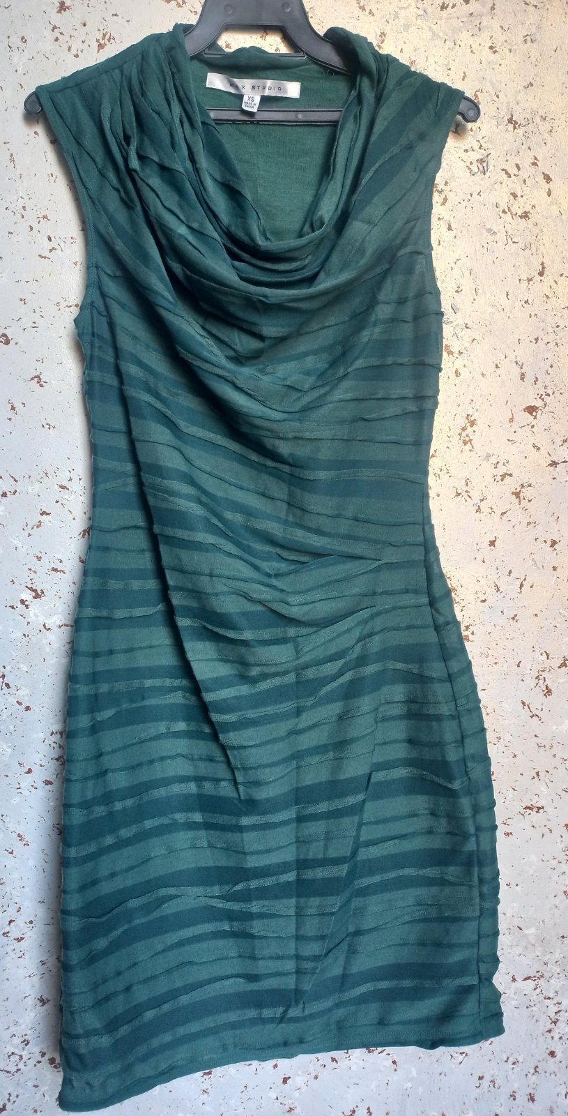 Robe verte sans manche 