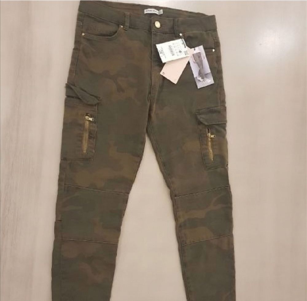 Pantalon Bershka neuf avec étiquette  