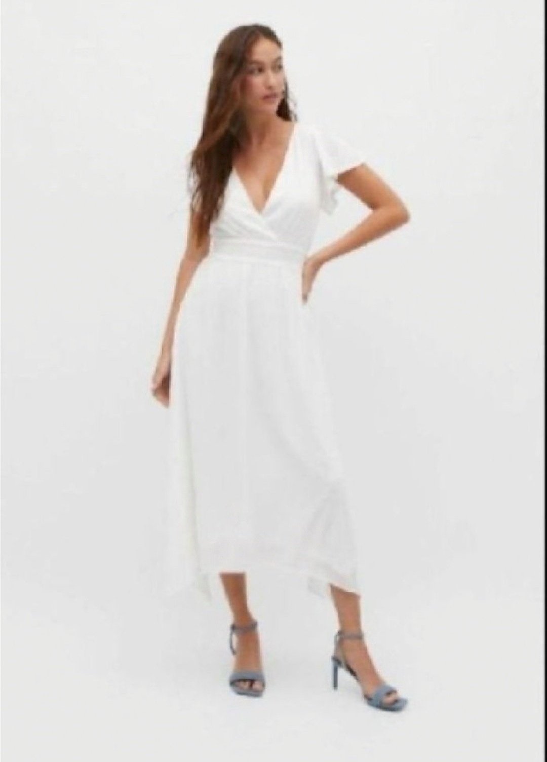 Jolie Robe midi  stradivarius neuf avec étiquette 