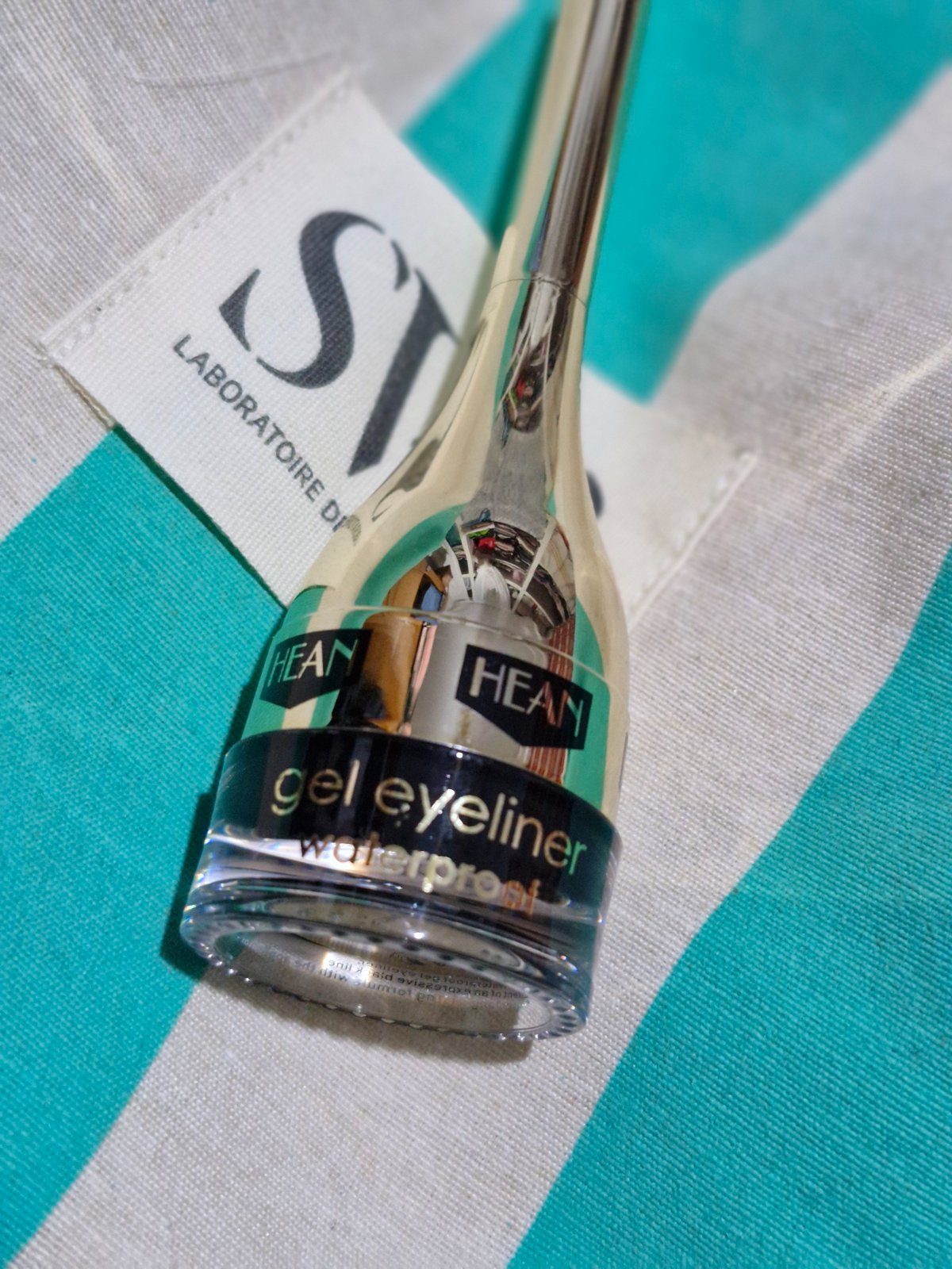 Hean Gel Eyeliner waterproof cacheté  