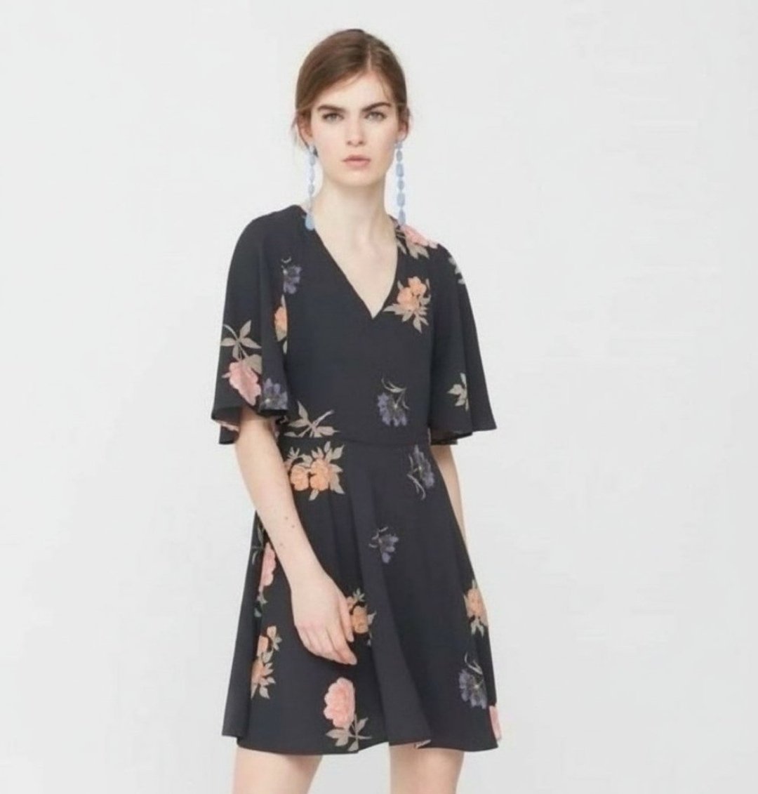 Robe Mango à volants jamais porté 