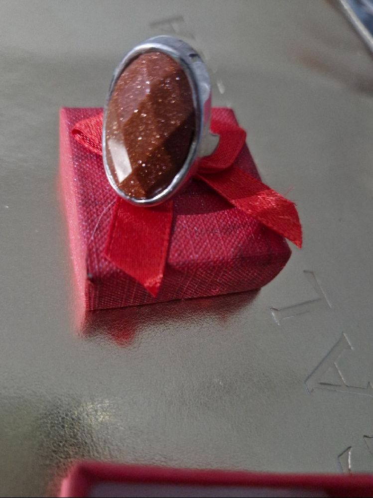 Bague avec pierre 