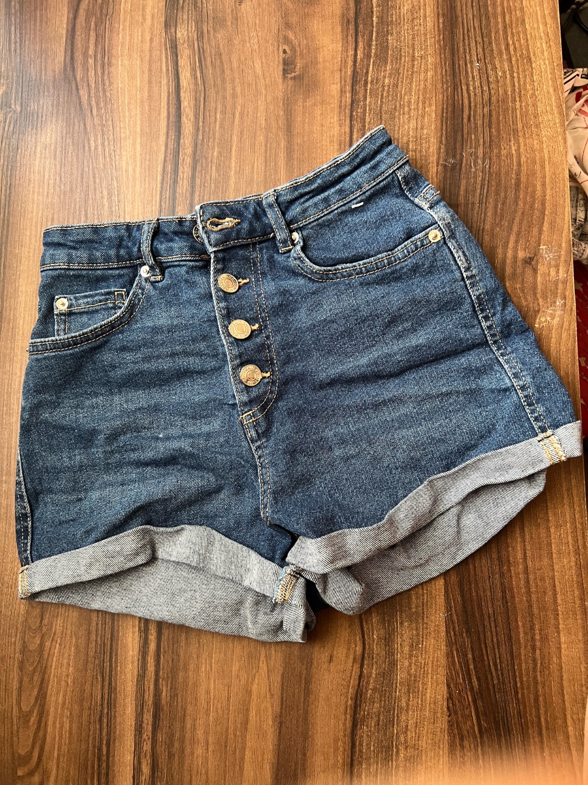 Short denim