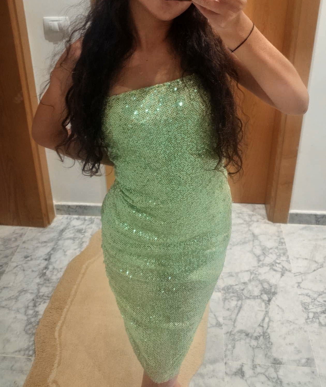 Robe de soirée verte à sequins