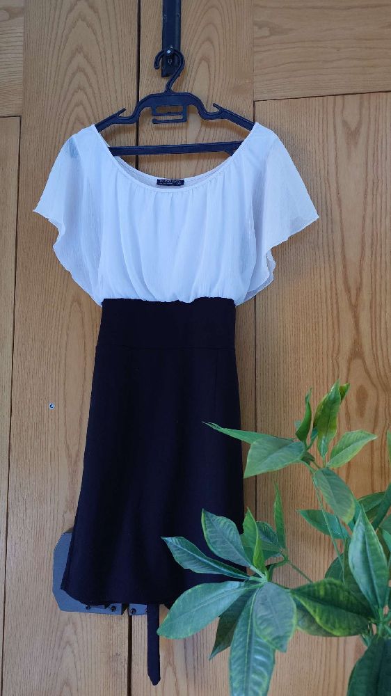 Robe blanche et noire