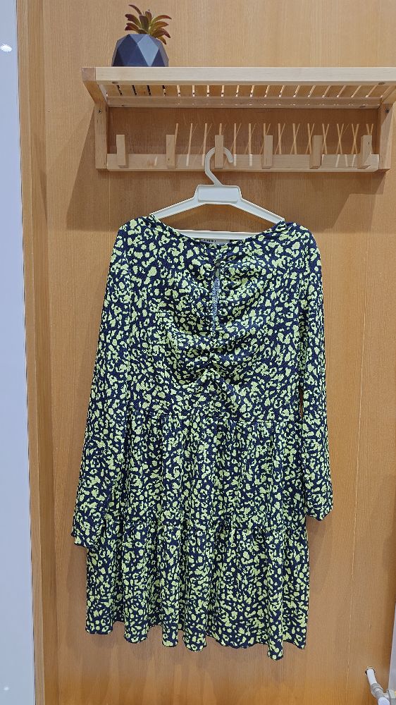 Robe Bershka tt neuve