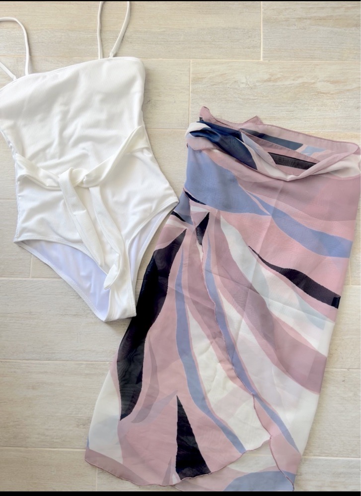 Maillot  avec son pareo