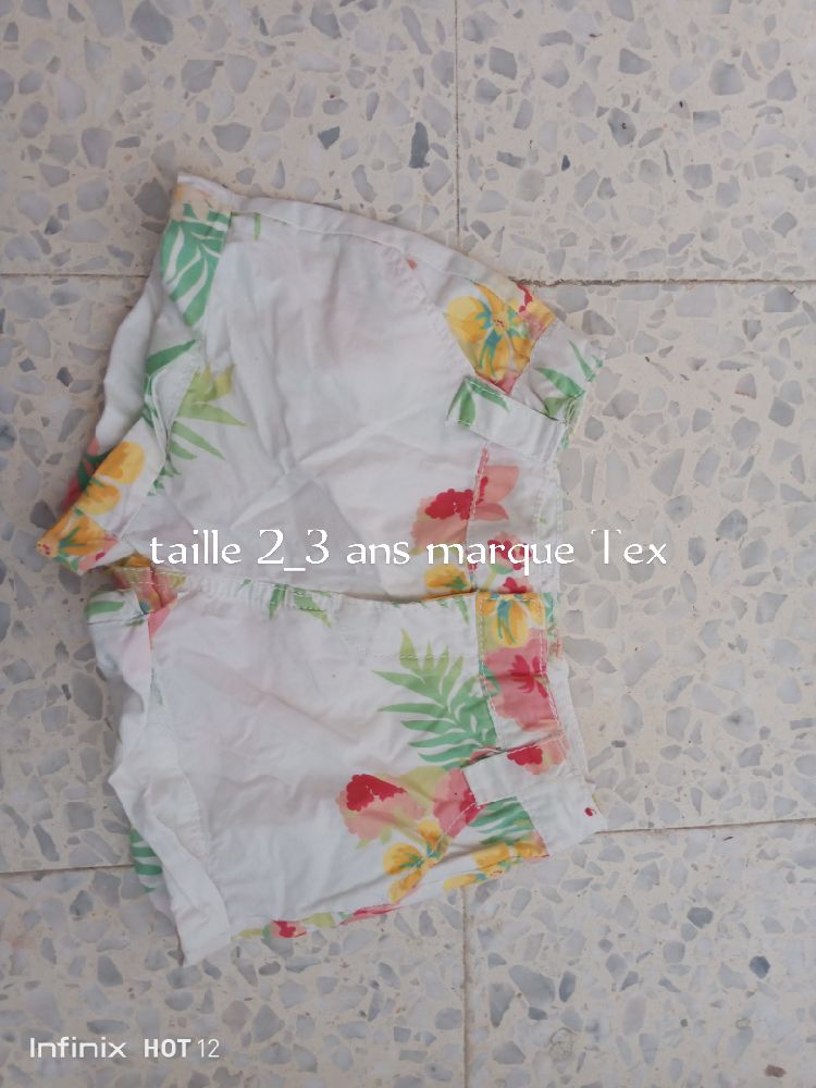 Short fille taille 2_3 ans marque Tex