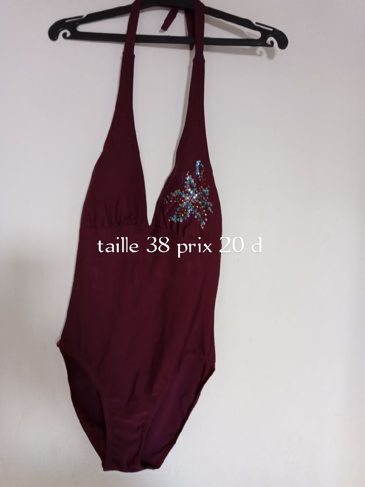 À vendre maillot taille 38 importée 