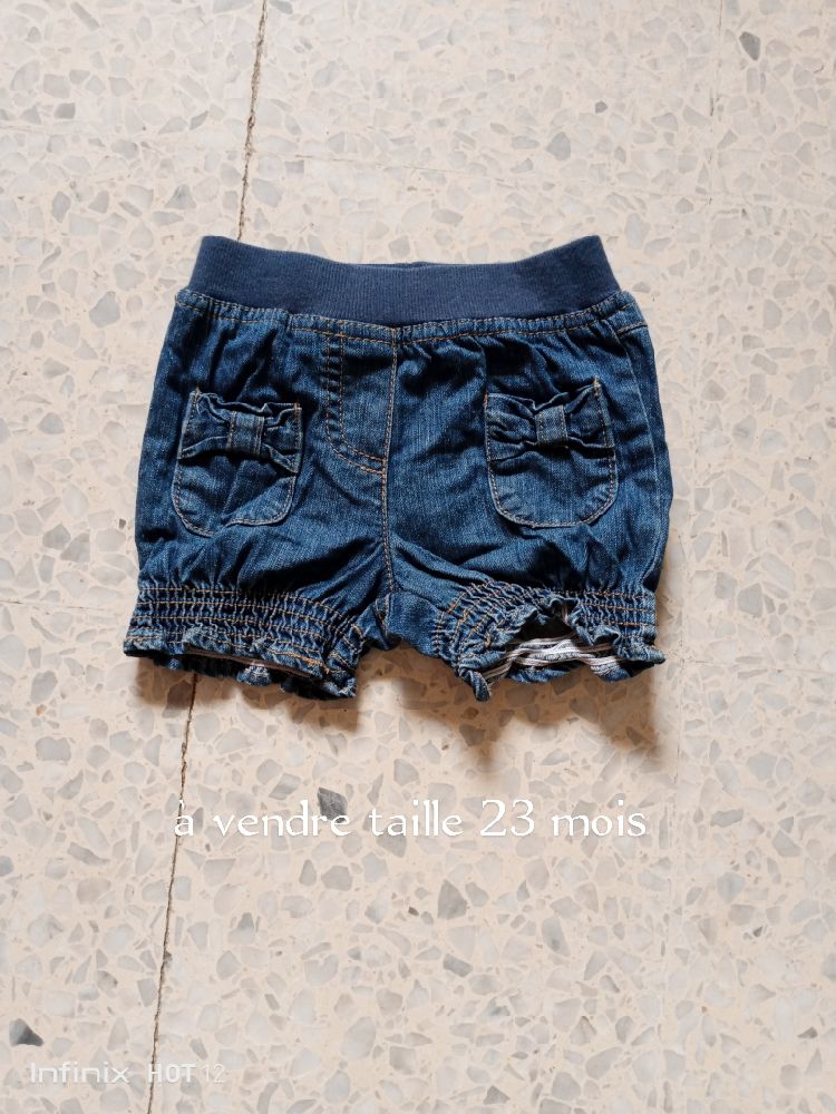 À vendre taille 23 mois
