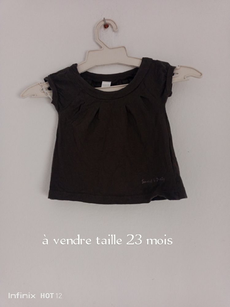À vendre taille 23 mois