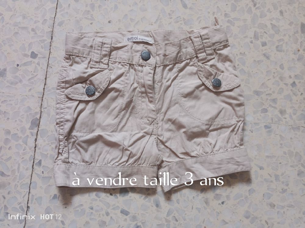 À vendre taille 3 ans