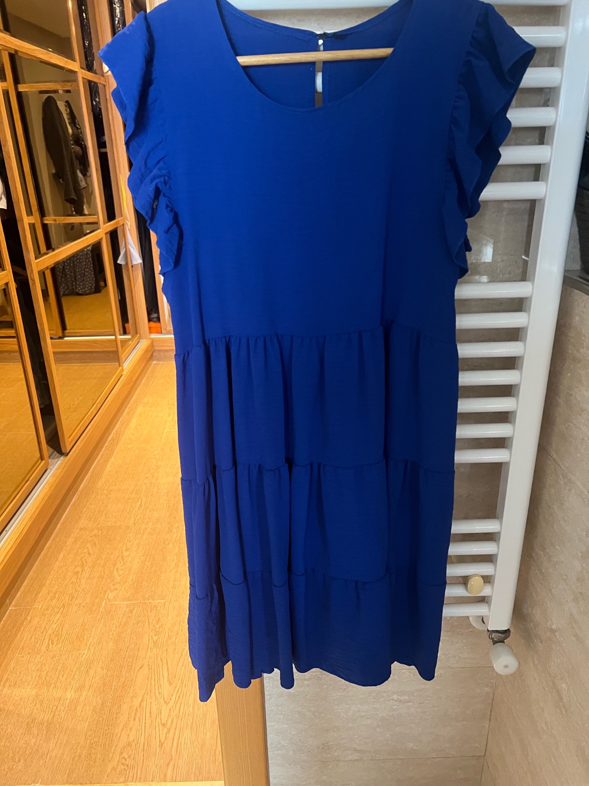 Jolie robe bleu roi