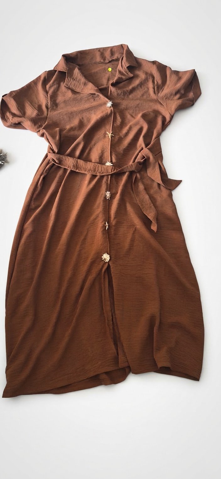 Robe avec boutons
