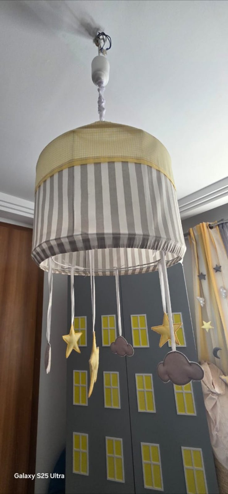 Lustre chambre enfant 