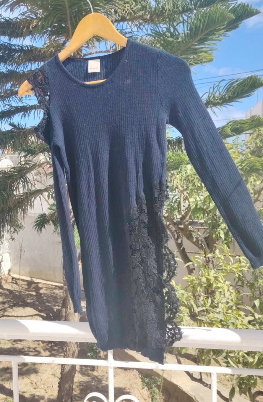 Pull Pinko Taille S avec des détails en dentelle