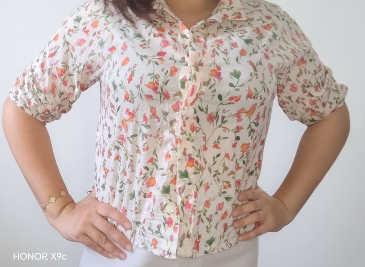 Chemise fleurie neuve sans étiquette