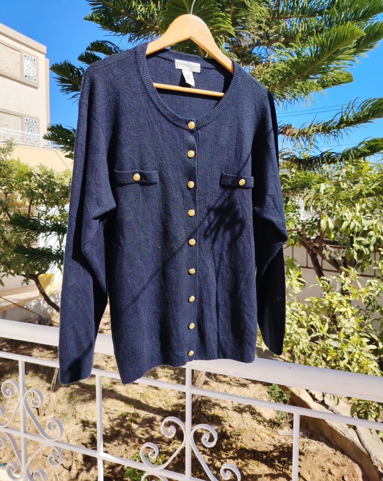 Cardigan bleu roi XL boutonné en doré