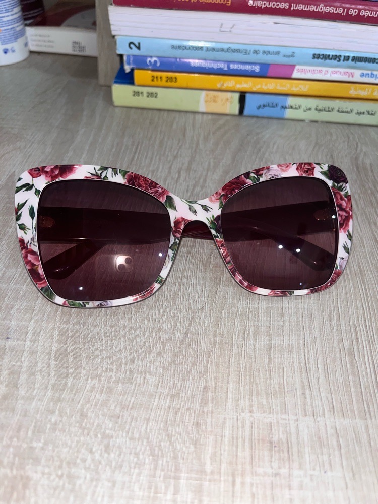 Lunettes soleil ( dolce & gabbana )