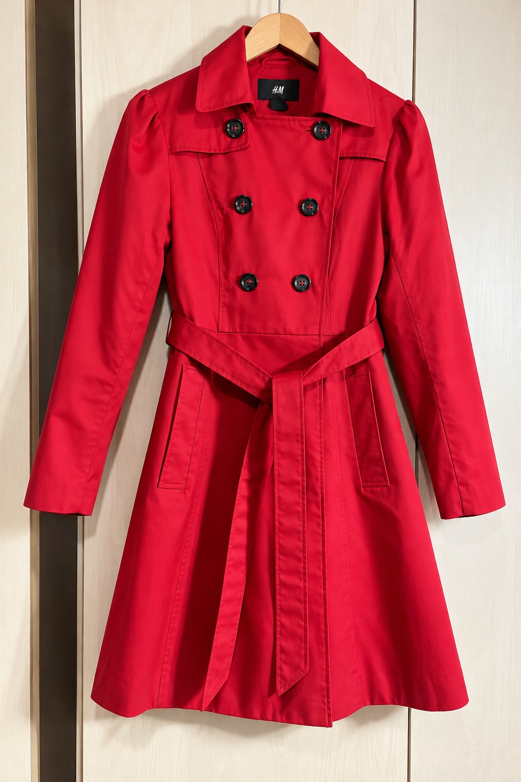 Très joli manteau rouge H&M, chic et féminin. ❤️