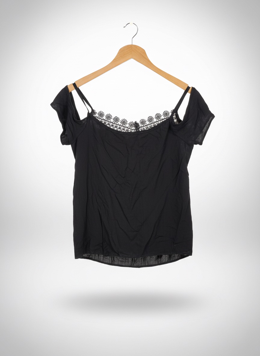 🖤 Top Noir Élégant à Dentelle Florale 🌼✨