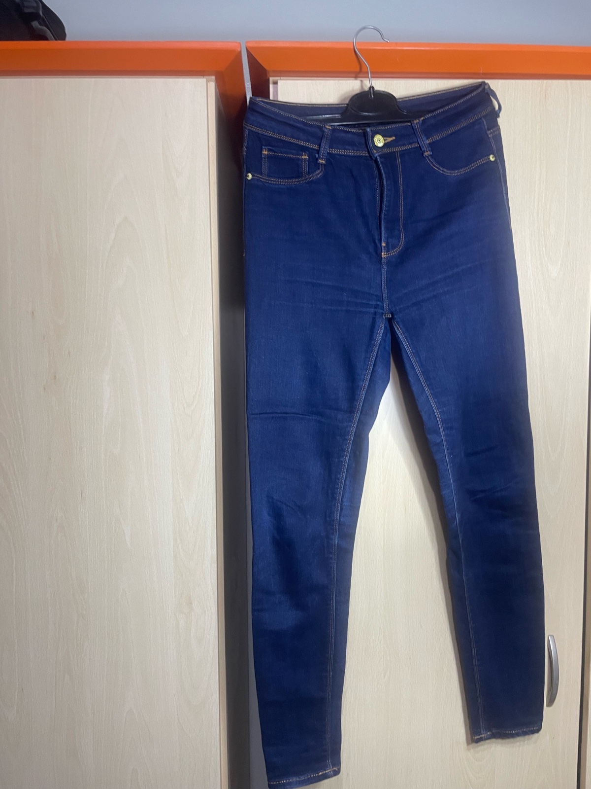 💙 Pantalon slim bleu électrique – Élégant & confortable