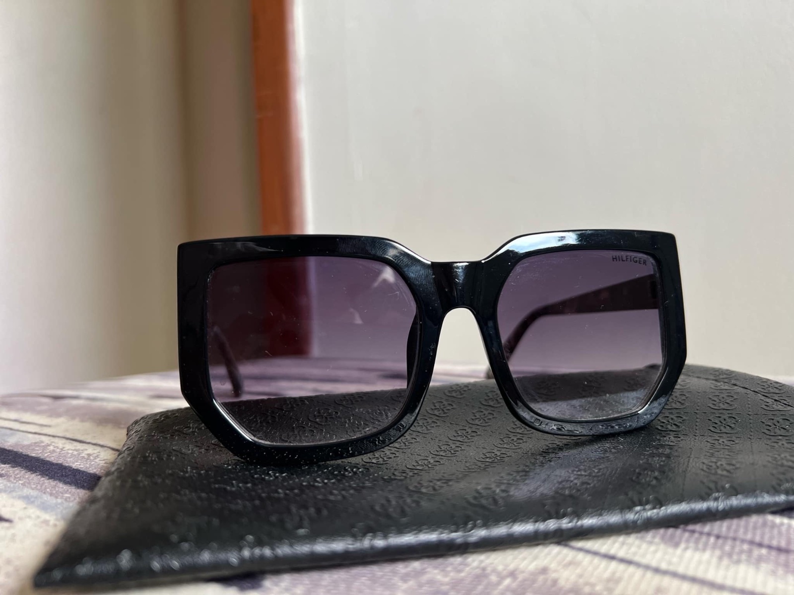 LUNETTE DE SOLEIL TOMMY HILFGER NEUF