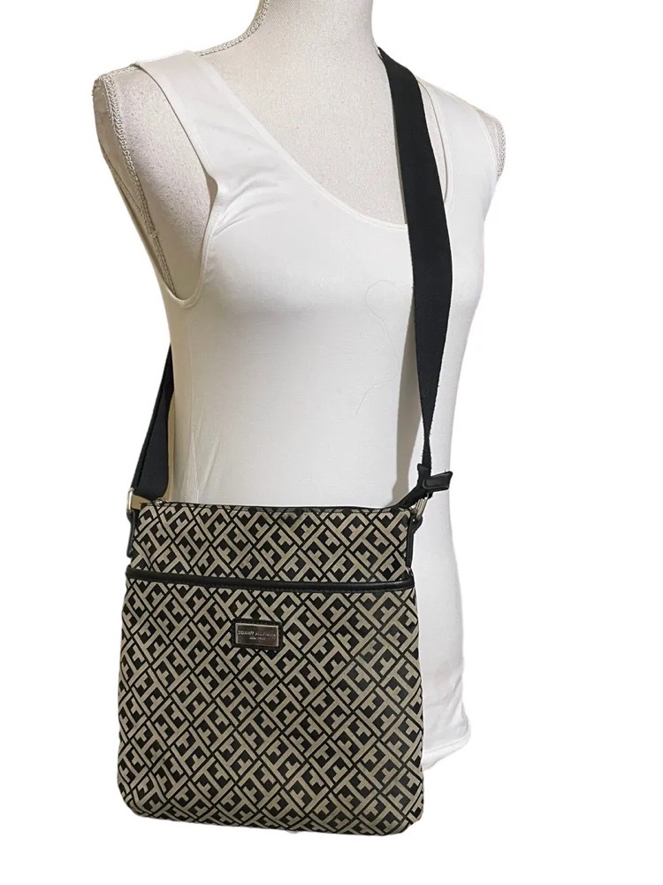 SAC A BANDOULIERE TOMMY HILFGER AUTHENTIQUE