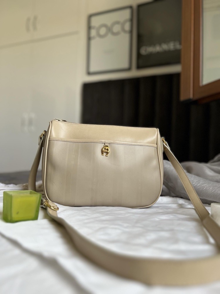 SAC A BANDOULIERE ETIENNE AIGNER AUTHENTIQUE